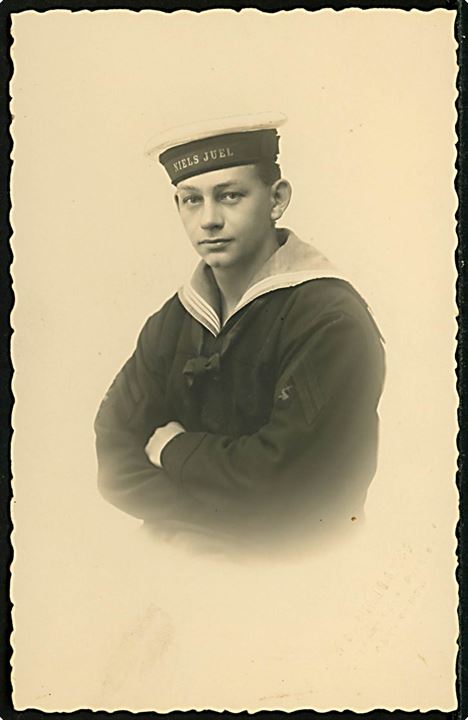 Niels Juel, artilleriskib. Portrætfoto af orlogsgast. Fotograf M. de Nikolajeff, København u/no.