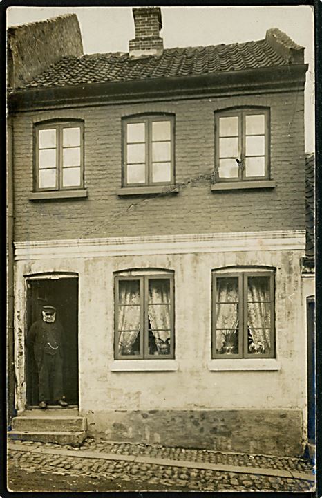 Kolding, facade af mindre byhus. Fotokort brugt fra Kolding 1910.