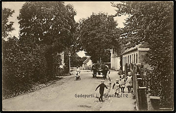 Gentofte, gadeparti. Gjentofte Boghandel no. 4721.