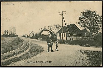 Horslunde, gadeparti med ældre landpostbud. Øberg u/no.