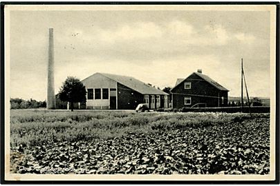 Orø Andelsmejeri. Fotograf S. Bay no. 12320. Frankeret med 30 øre Fr. IX annulleret med pr.-stempel Orø pr. Holbæk d. 15.7.1957 til København.