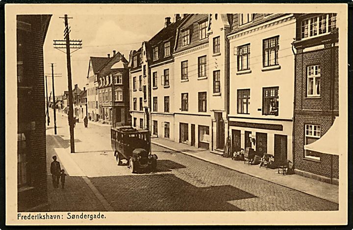 Frederikshavn, Søndergade med omnibus. H. W. Jensen u/no.