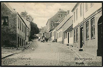 Skive, Østergade. Stenders no. 2564. frankeret med 5 øre Fr. VIII og Julemærke 1907 annulleret med bureaustempel Skive - Nykøbing T.1162 d. 31.12.1907 til Kjellerup.