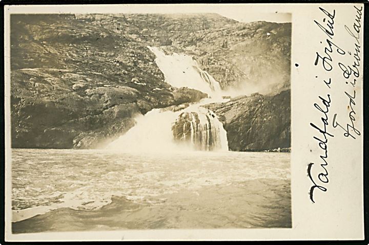 5 øre Bølgelinie på fotokort (Vandfald ved Ivigtut) fra Ivigtut d. 7.4.1913 annulleret Kjøbenhavn d. 7.5.1913 til København. Befordret med kryolithdamperen “Ivigtut” som ankom til København d. 6.5.1913.