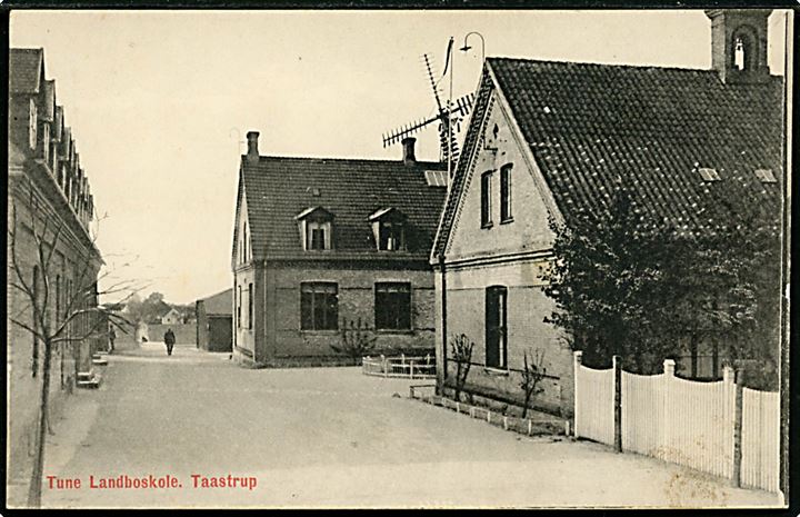 Taastrup, Tune Landboskole. C. Larsen no. 39923.