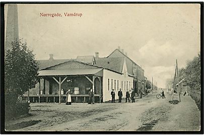 Vamdrup, Nørregade. P. Hansen u/no. Frankeret med 5 pfg. Germania annulleret Hadersleben - Aarösund Bahnpost Zug 20 d. 14.3.1909 til Kiel.