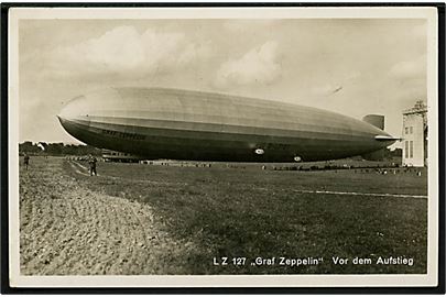 Luftskib LZ 127 Graf Zeppelin før opstigning. 