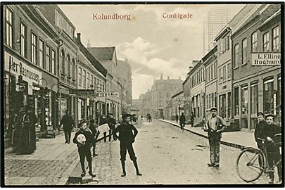 Kallundborg. Cordilgade med mange butikker. W. & M. no. 927.