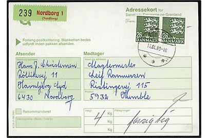 26 kr. Rigsvåben i parstykke på adressekort for pakke mærket Forsigtig fra Nordborg 1 (Nordborg) annulleret med vanskeligt brotype IIk Nordborg *** sn2 d. 11.4.1989 til Humble.