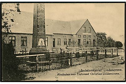 Klippinge, Andelsmejeriet Lindencrone med mindesten for etatsraad Christian Lindencrone. R. Thomsen no. 2419.