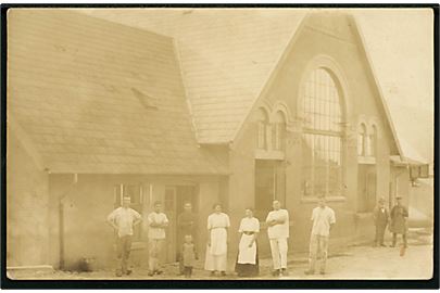 Gudbjerg Mejeri. Fotokort u/no. Med 5 øre Chr. X. annulleret med stjernestempel GUDBJERG, sidestempel Gudme 13.08.1914 til Nr. Broby.