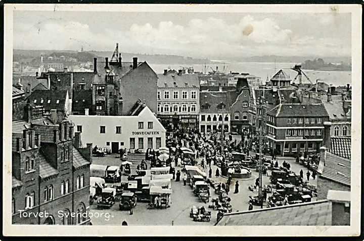 Svendborg, Torvet og Torvecafeen ved torvedag. Stenders no. 426.