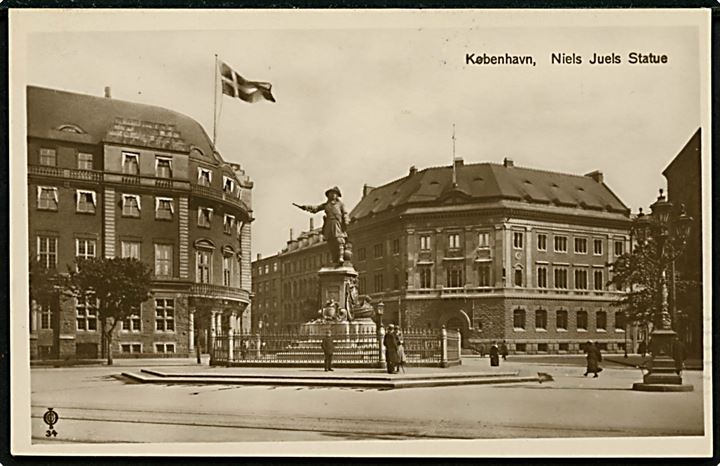 Købh., Østasiatisk Kompagni hovedkontor og Niels Juels statue. J. Chr. Olsen no. 34.