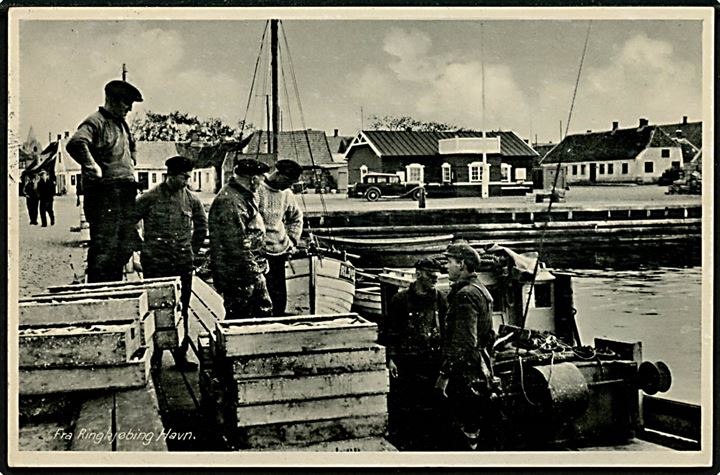 Ringkøbing, havn med fiskere. Stenders no. 80647.