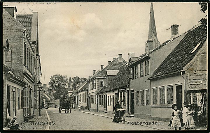 Nakskov. Klostergade med postvogn. Stenders no. 12314.