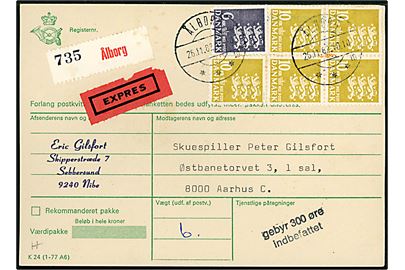 6 kr. og 10 kr. (5) Rigsvåben på 56 kr. frankeret adressekort for eksprespakke fra Ålborg d. 26.11.1982 til Aarhus. Sort stempel Gebyr 300 øre indbefattet. Et mærke med fold.