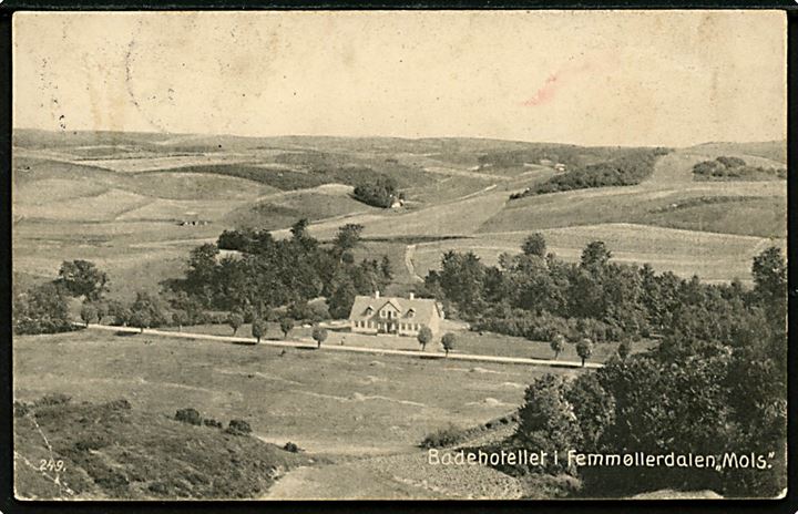 Femmøller, Badehotellet i Femmøllerdalen, Mols. H. A. Ebbesen no. 249. Nusset og hj.knæk.