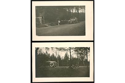 Automobil X1626 (muligvis Fabr. W. Schur, Søndergade 32, Horsens). To fotokort fra udflugt. 