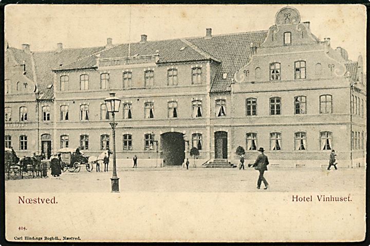 Næstved, Torv med Hotel Vinhuset. C. Hinding no. 404.