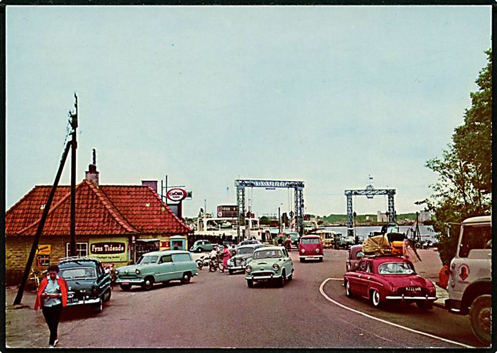 Vindeby på Taasinge, færgehavn med motorfærgen M/F Braten i havn og med automobiler. G. E. Jensen no. 300.