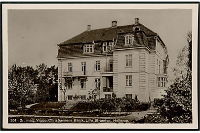 Hellerup. Dr. med Viggo Christensens Klinik på Lille Strandvej. Fotokort L. Tilling no. 301.