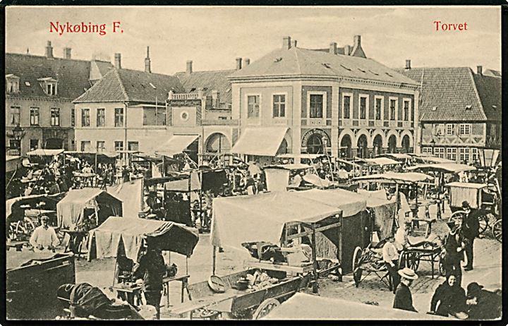 Nykøbing Falster. Torvet på en markedsdag. W. & M. no. 372.