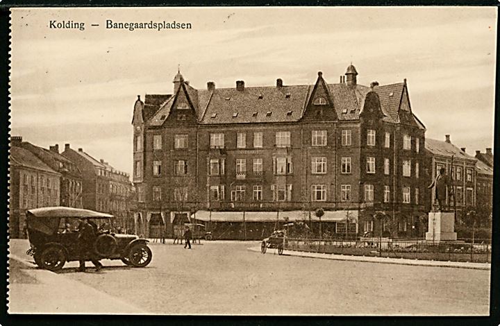 Kolding. Banegaardspladsen med Taxa. G.L.S.K. no. T 11.