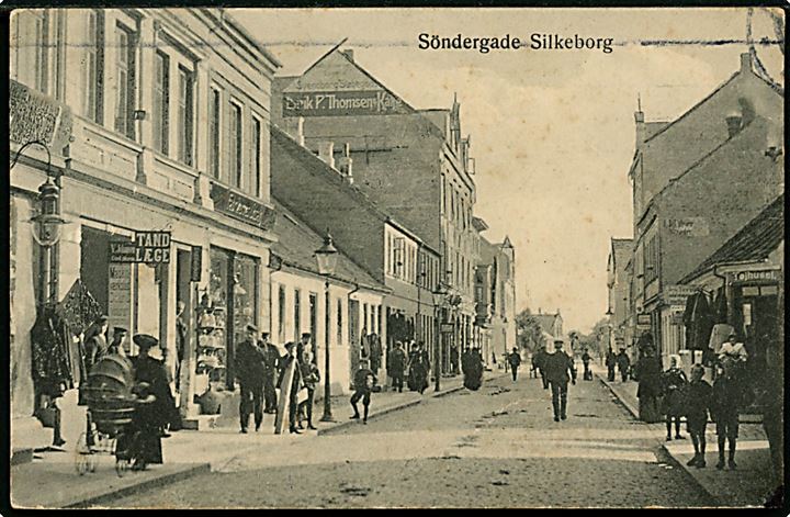 Silkeborg. Søndergade med mange butikker. Varehuset Vörzner u/no. 