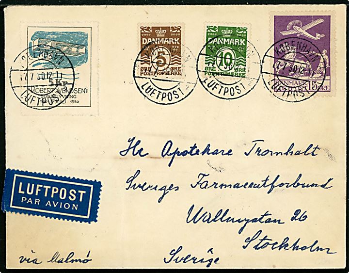 5 øre, 10 øre Bølgelinie, 15 øre Luftpost og 5 kr. Robert Svendsen Sundflyvning mærkat på luftpostbrev annulleret København Luftpost sn2 d. 17.7.1930 via Malmö 1 Luftpost d. 17.7.1930 til Stockholm, Sverige.