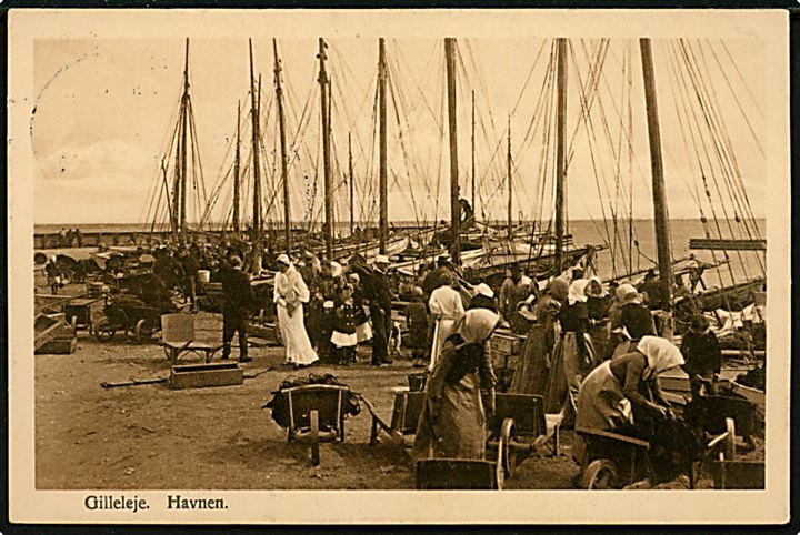 Gilleleje, havneparti med fiskefartøjer. Alex Vincents Kunstforlag no. 260. Frankeret med 5 øre Chr. X med perfin HR (= firma Henry Rohde A/S) stemplet Gilleleje d. 21.8.1915 til København.