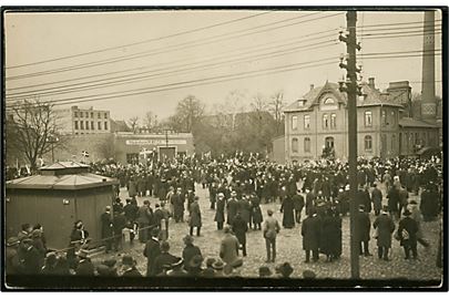 Genforening. Gram, forsamling på dagen efter afstemning i 1. Zone 1920. Fotokort u/no.