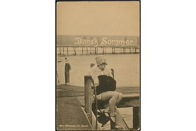 Mary Willumsen. Dansk Sommer med kvinde på badeanstalten Helgoland. Pacht & Crone u/no.