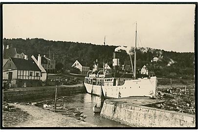 Nordbornholm, S/S, Det Østbornholmske Dampskibsselskab i Nørresand havn ved Gudhjem. Fotokort u/no.