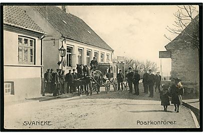 Svaneke, postkontor med postbude og postvogn. F. Sørensen no. 226.