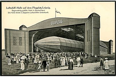 Zeppelin luftskib i hangar i Leipzig. L. Glaser no. 4904.