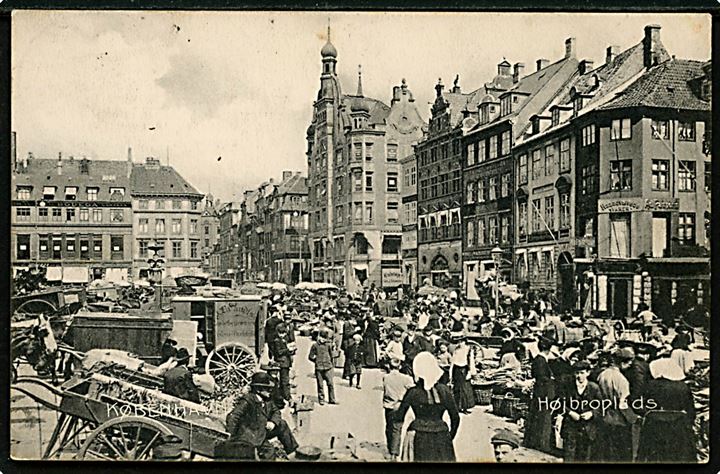 Købh., Højbroplads med marked. Stenders no. 6068. Med 3 øre Bølgelinie, sendt lokalt i København d. 28.06.1907, men videre sendt til Hull, England. 