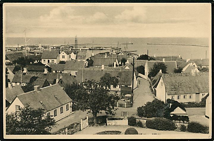 15 øre Fr. IX på brevkort (Udsigt over Gilleleje) annulleret brotype Vd Gilleleje B. d. 15.8.1949 til Vejle.