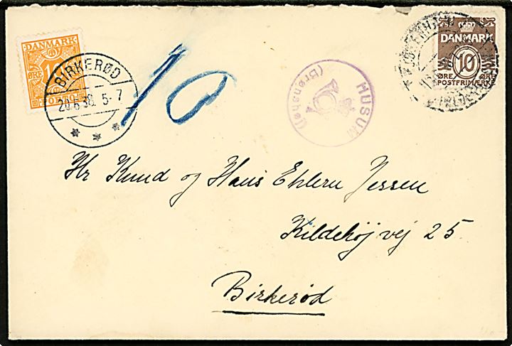 10 øre Bølgelinie på underfrankeret brev annulleret med svagt bureaustempel Kjøbenhavn - Frederikssund T.236 d. 19.6.1938 og sidestemplet med posthornstempel HUSUM (Brønshøj) til Birkerød. Udtakseret i porto med 10 øre Portomærke stemplet Birkerød d. 20.6.1938.