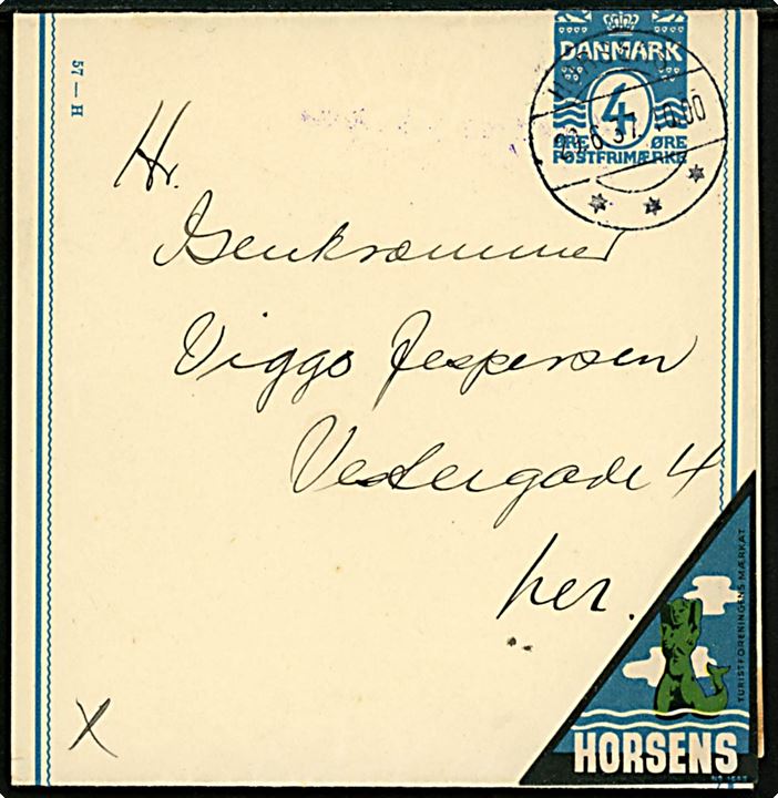 4 øre helsagskorsbånd (fabr. 57-H) med 3-kantet mærkat fra Horsens Turistforening sendt som lokal tryksag i Horsens d. 29.6.1937. Dekorativ.