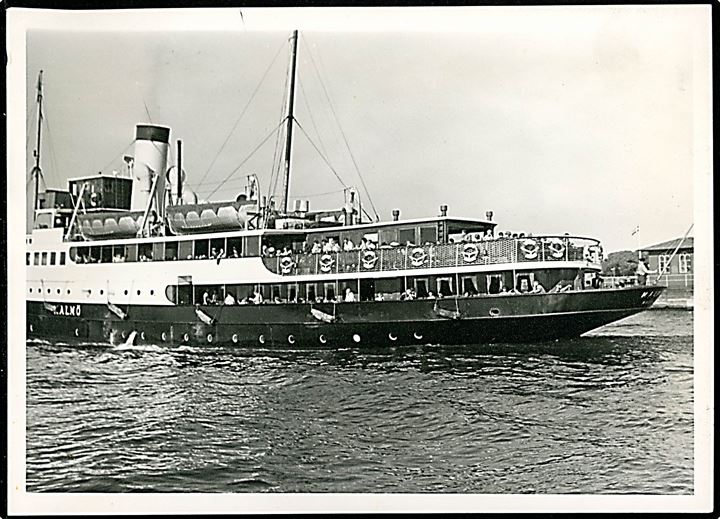 Malmø, S/S, Øresundsdamper. Fotografi 13x18 cm. Har været opklæbet.