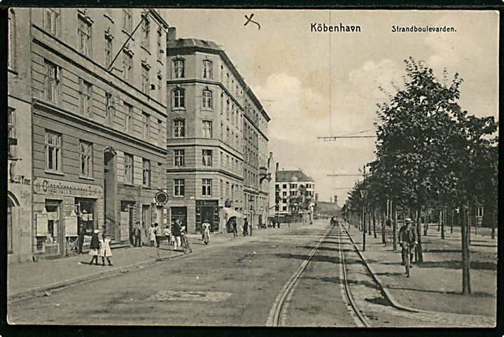 Købh., Strandboulevarden 69 med Cigarforretningen oma. N.N. no. 234.