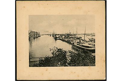 Købh., havneparti med dampskibe - muligvis S/S Avanti fra DFDS 1881-1898. Kartonkort u/no.