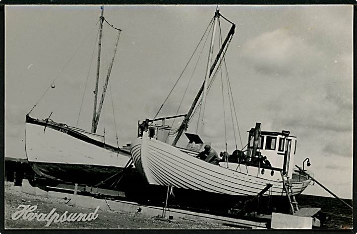 Hvalpsund, fiskekuttere på land. U/no.