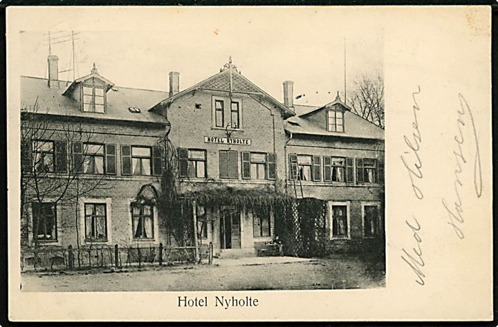 Holte, Hotel Nyholte. U/no. Frankeret med 5 øre Våben annulleret lapidar Lyngby d. 17.7.1905 til København. Lapidar stempel benyttet ca. 1½ måned senere end registreret af Bendix. 