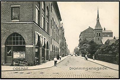 Odense. Hjørnet af Kongensgade og Dronningensgade med Odense Vin Kompagni's Kontor. Stenders no. 8965.