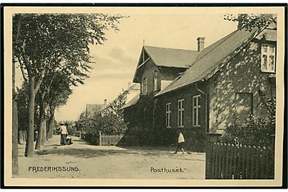 Frederikssund, posthuset. K. V. Nielsen no. 10828.