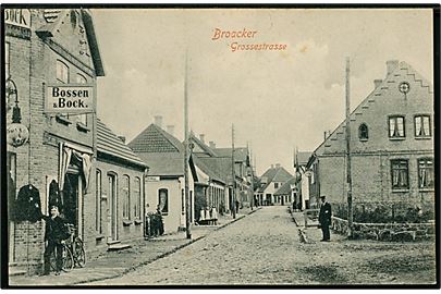 Broager, Grossestrasse (Storgade) med forretningen Bossen & Bock. Th. Lau no. 101.