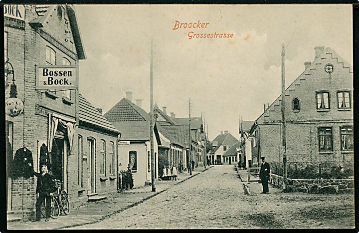 Broager, Grossestrasse (Storgade) med forretningen Bossen & Bock. Th. Lau no. 101.