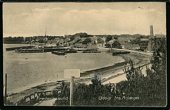 Frederikssund. Udsigt fra Anlæget over havnen. U/no. 