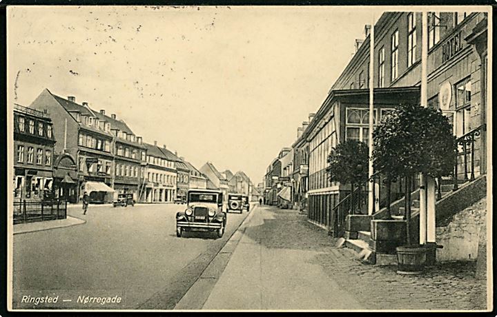 Ringsted, Nørregade med automobil. Rudolf Olsen no. 6512.